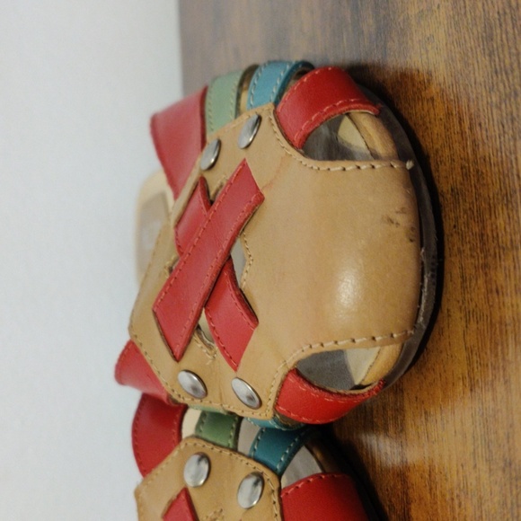 PAZZO. Women's Red and Tan Sandals - Picture 10 of 11
